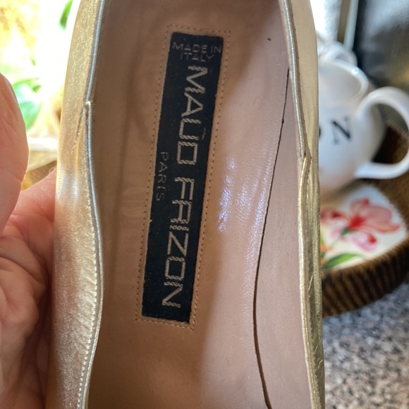 Stunning shoes to dress up or down - Picture 4 of 6